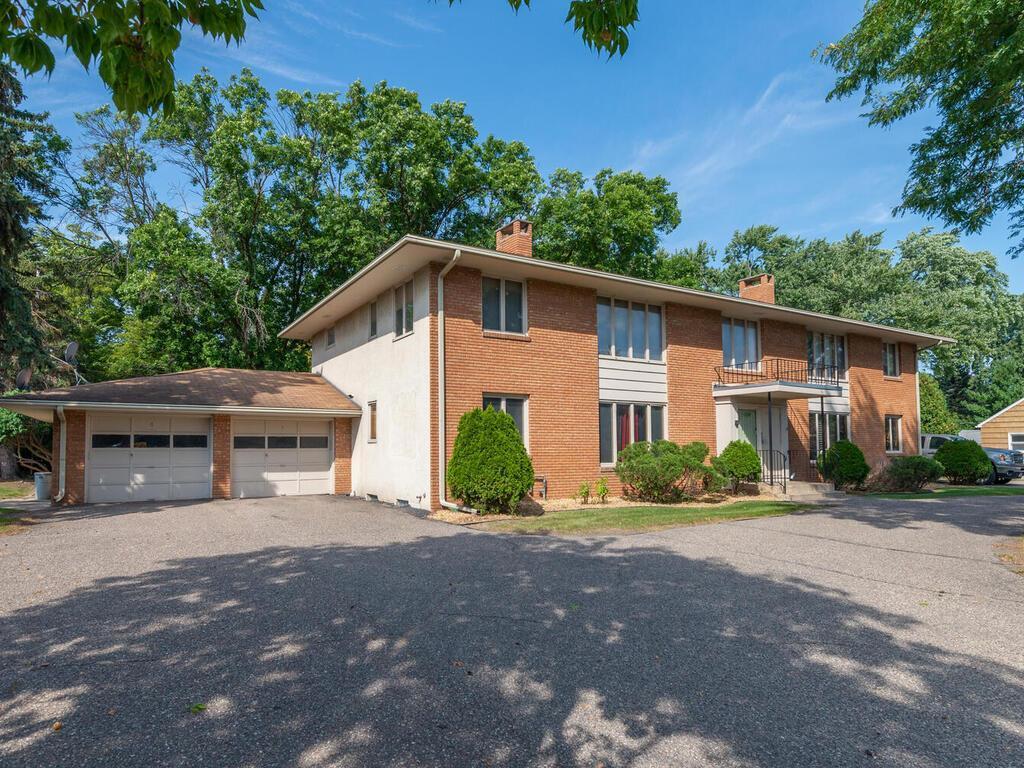 listing main picture