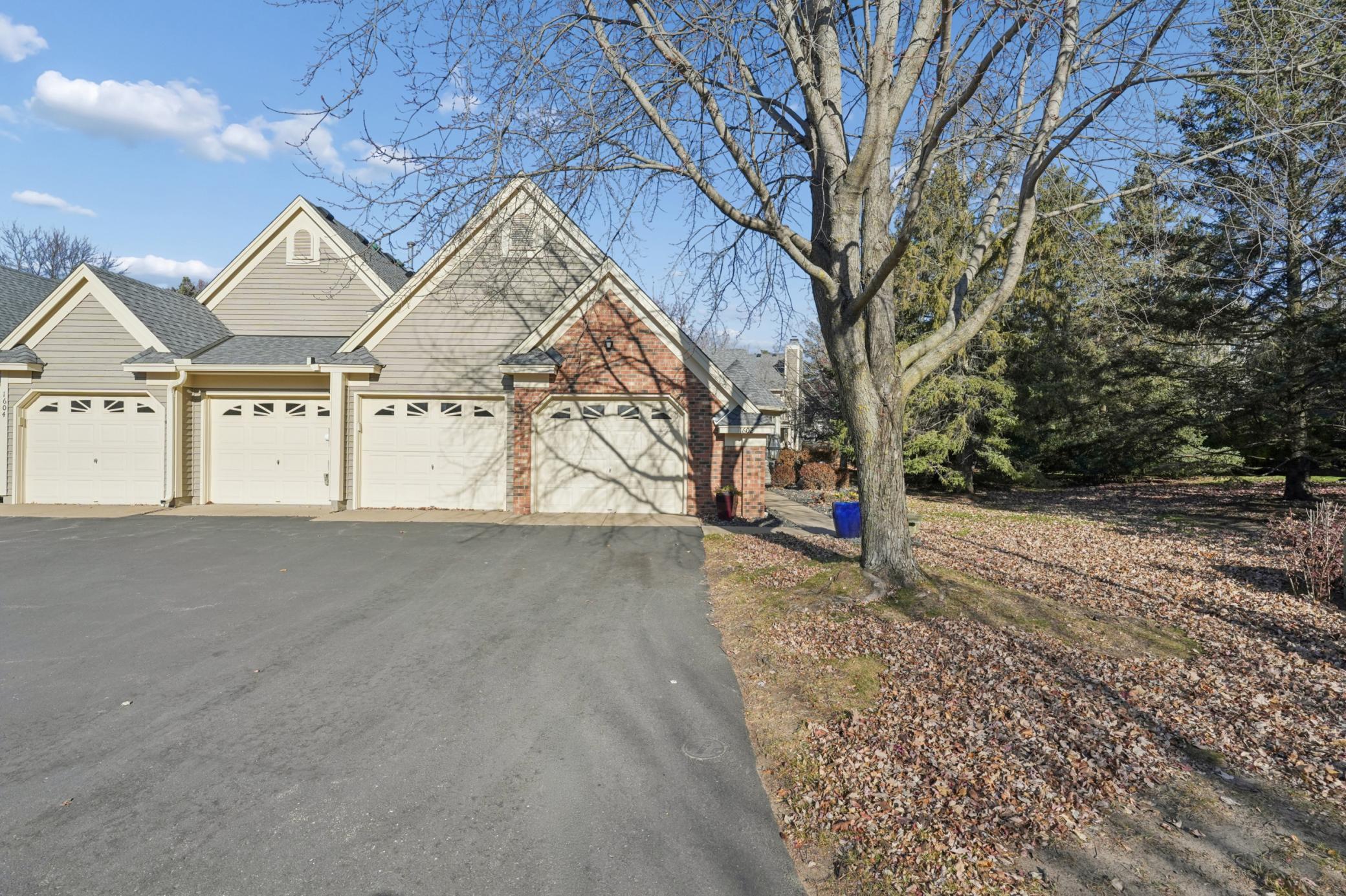 listing main picture