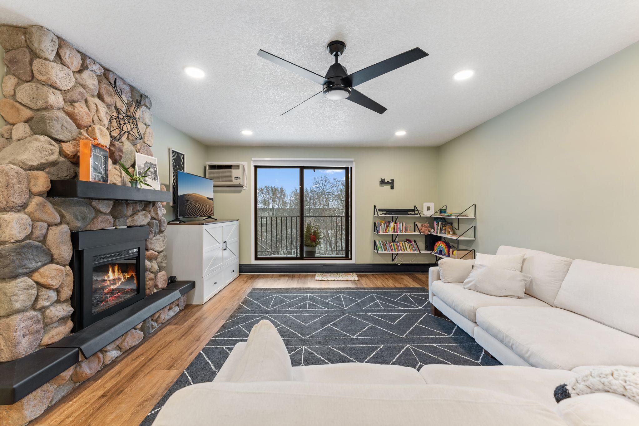 listing main picture