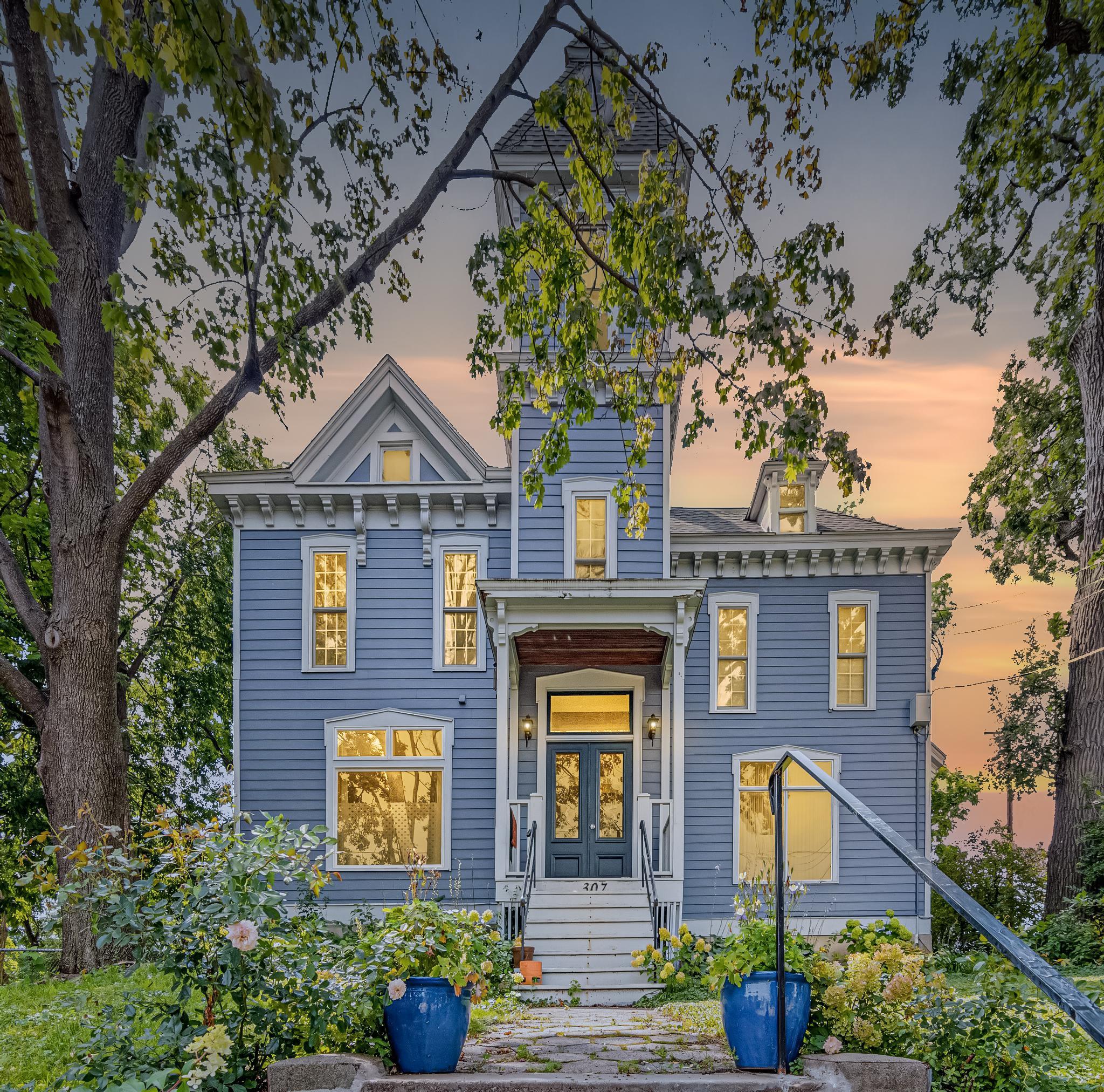 listing main picture