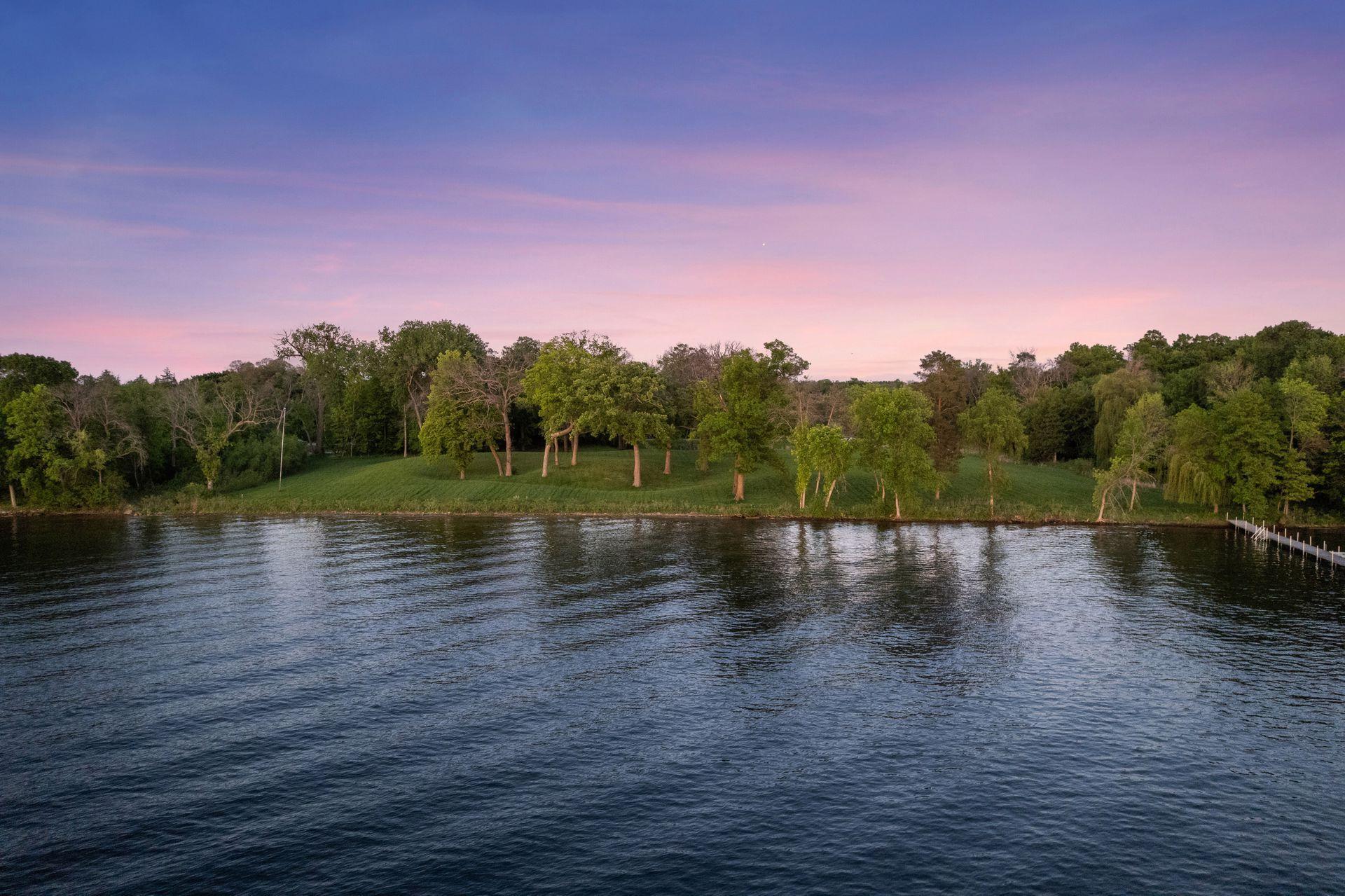 listing main picture