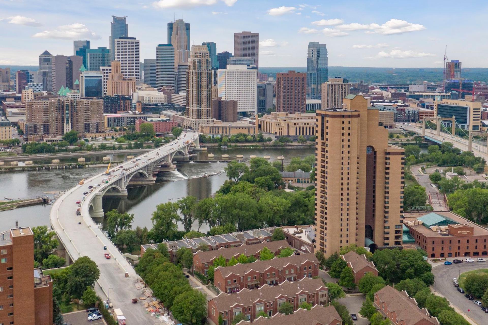 listing main picture