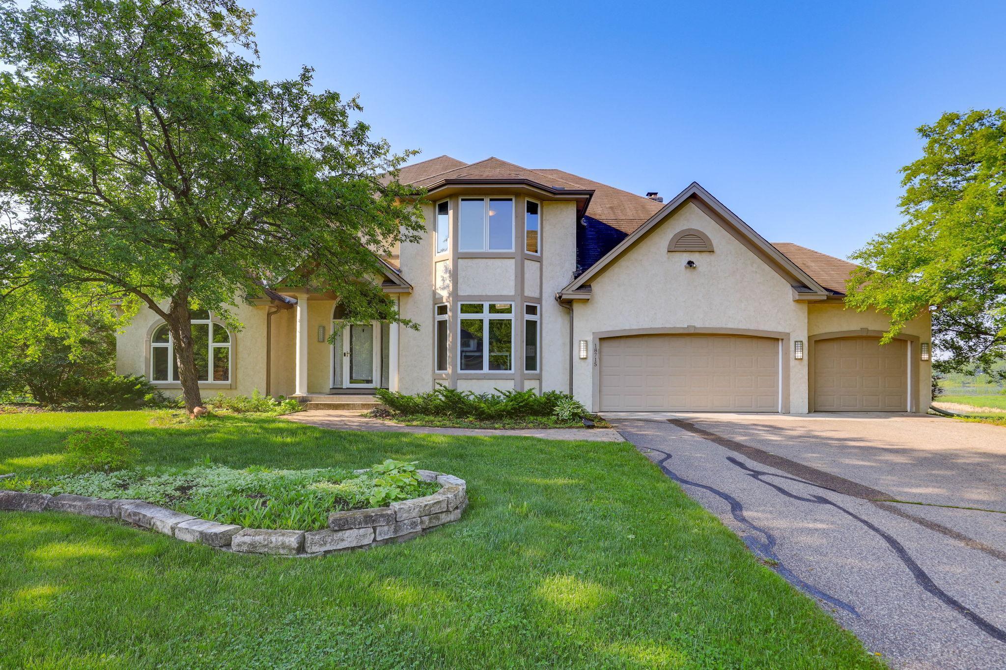 listing main picture