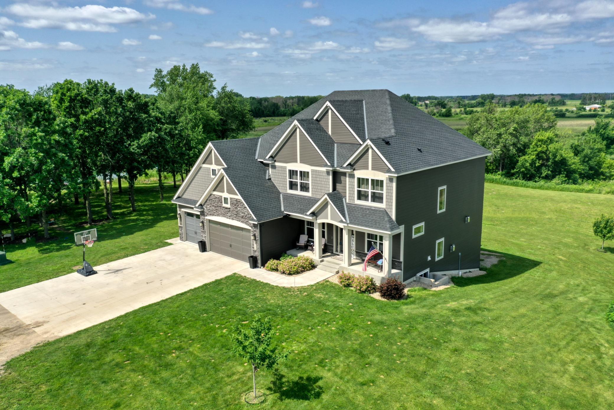 listing main picture