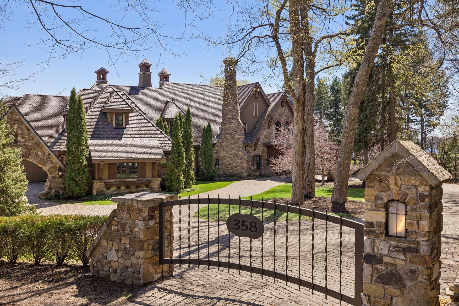 listing main picture