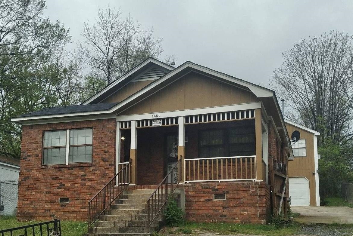 listing main picture
