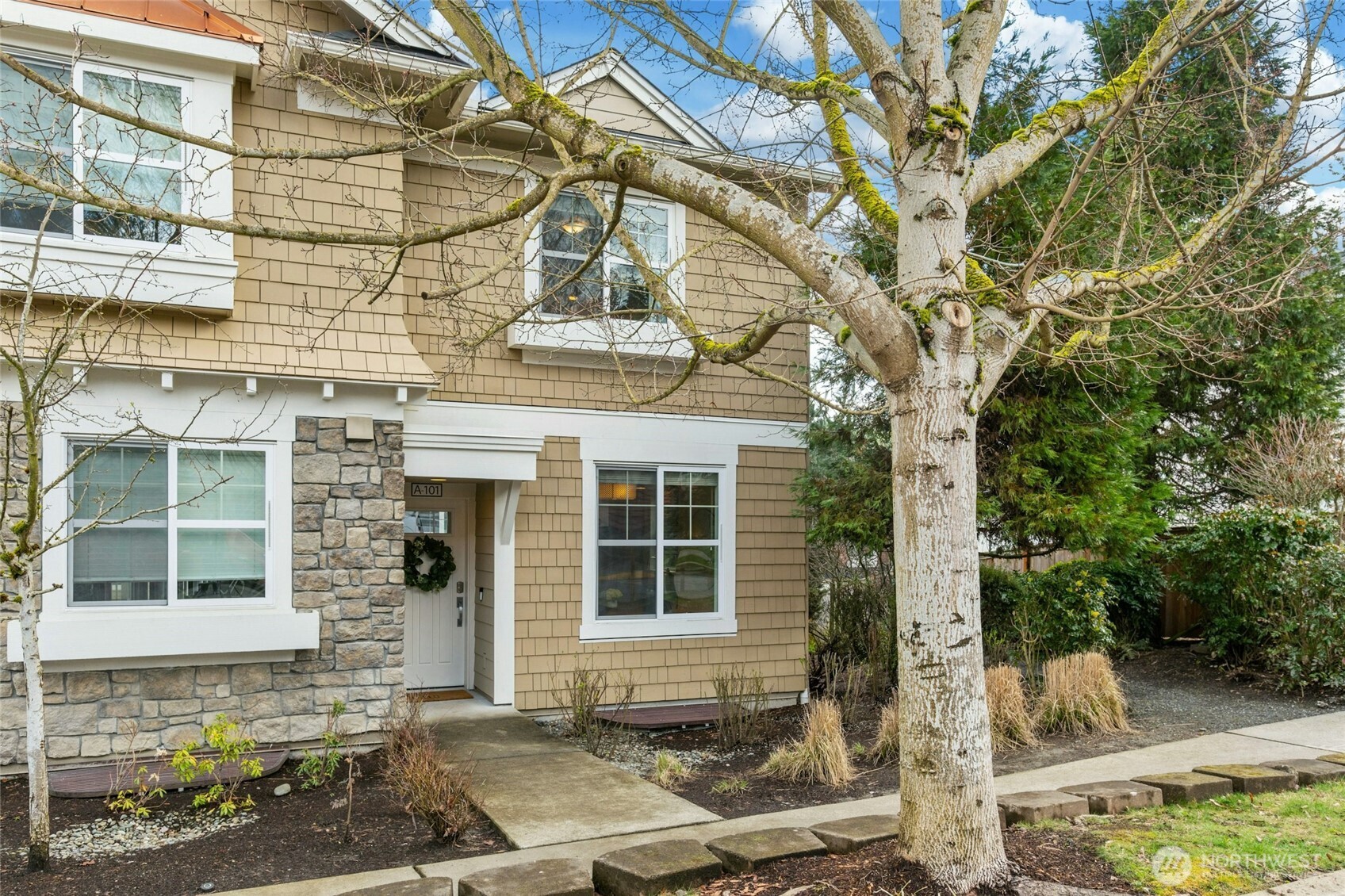 listing main picture