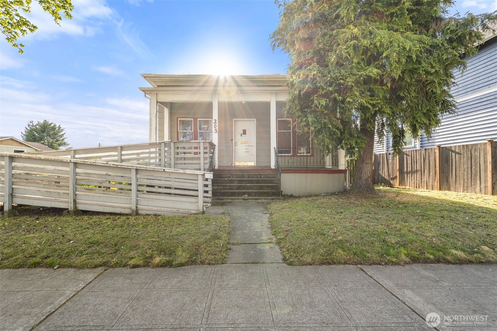 listing main picture