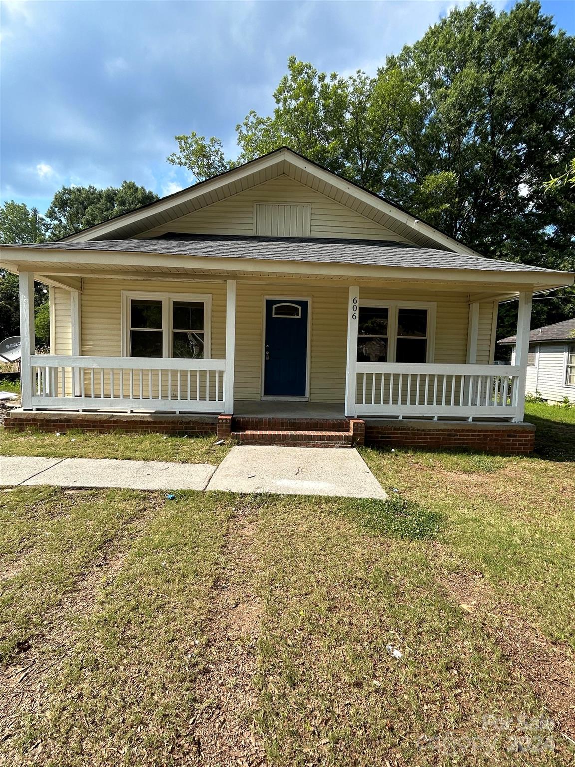 listing main picture