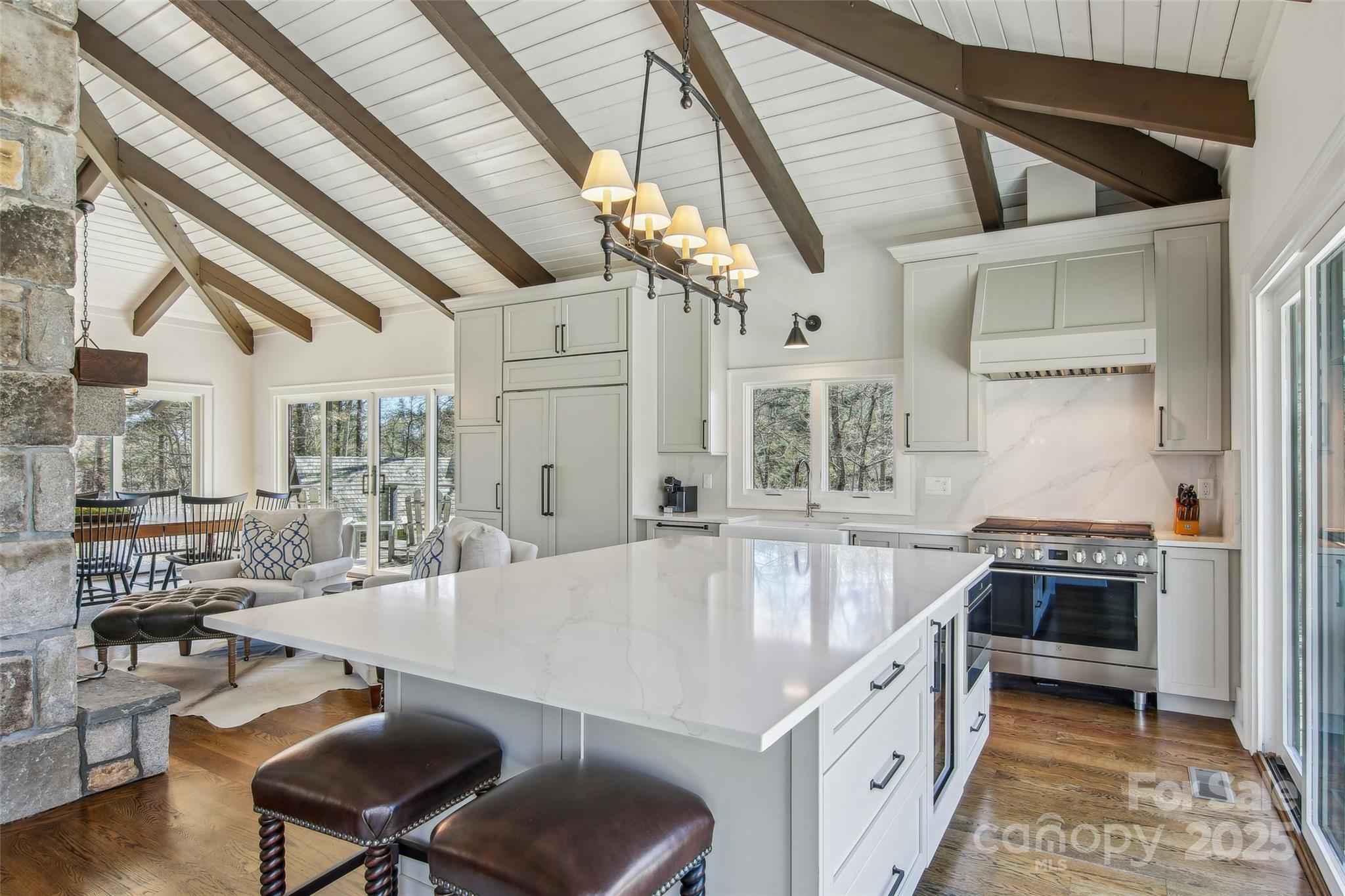 listing main picture