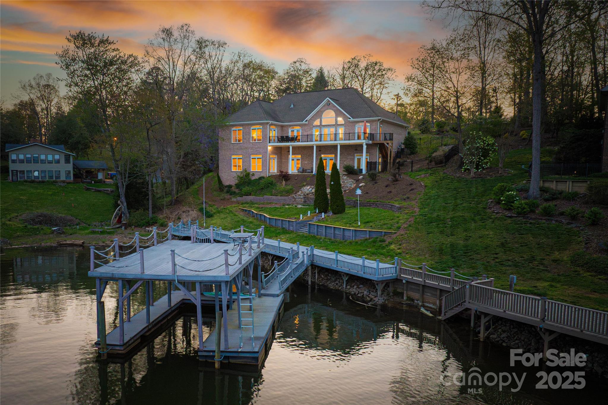 listing main picture