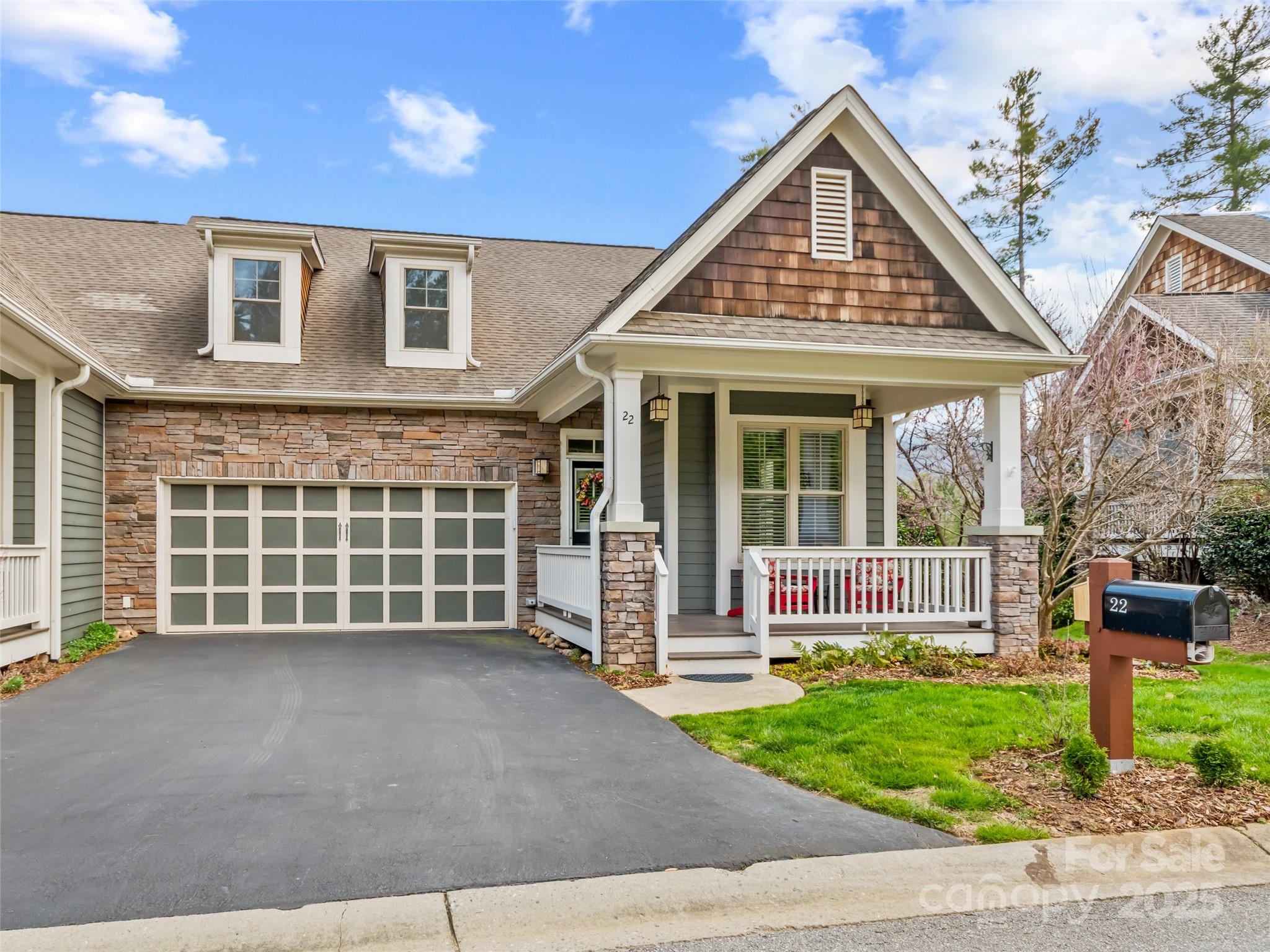 listing main picture