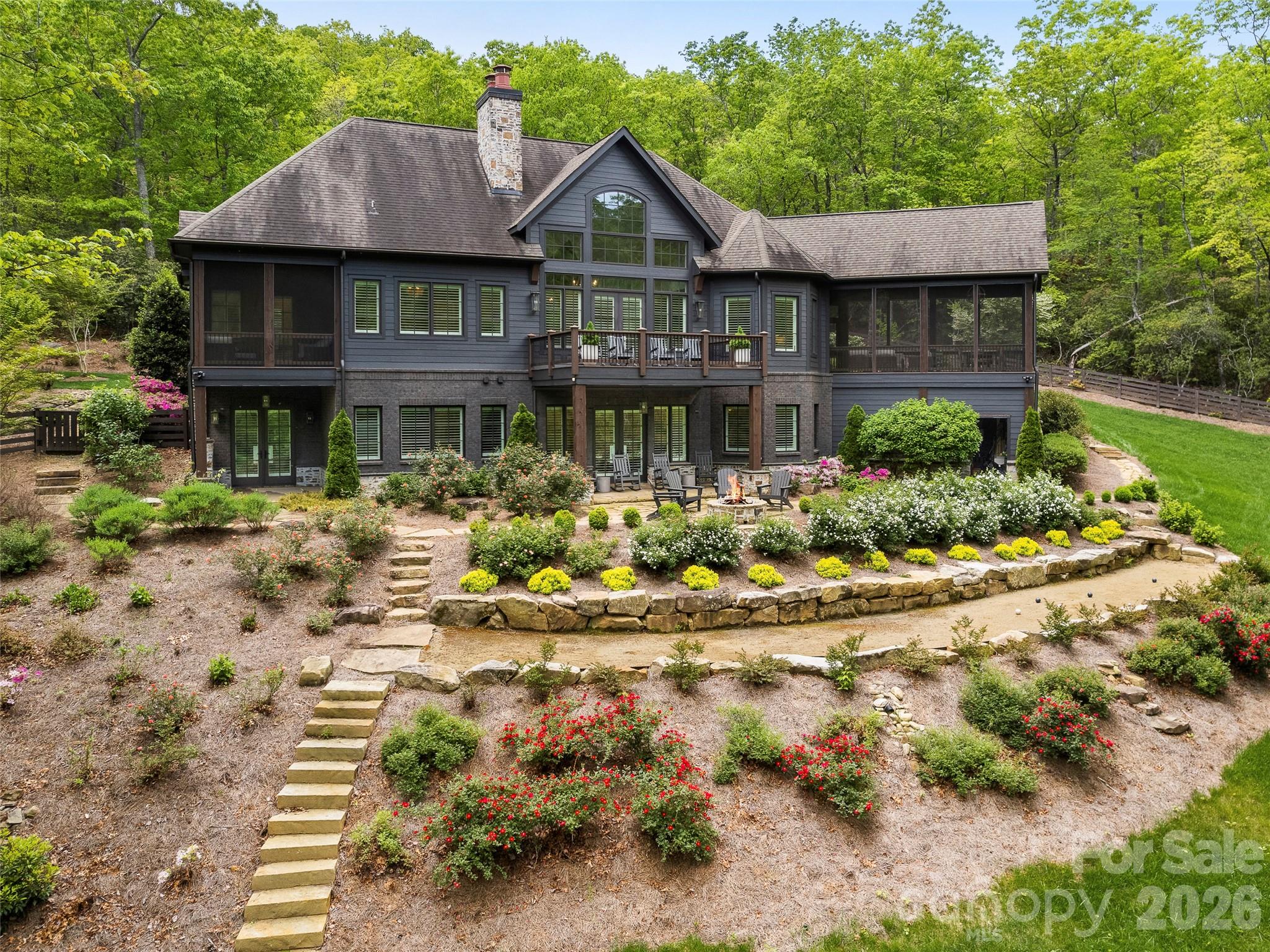 listing main picture