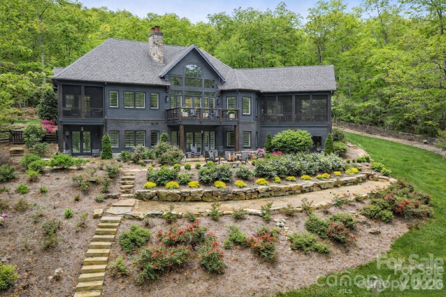 listing main picture