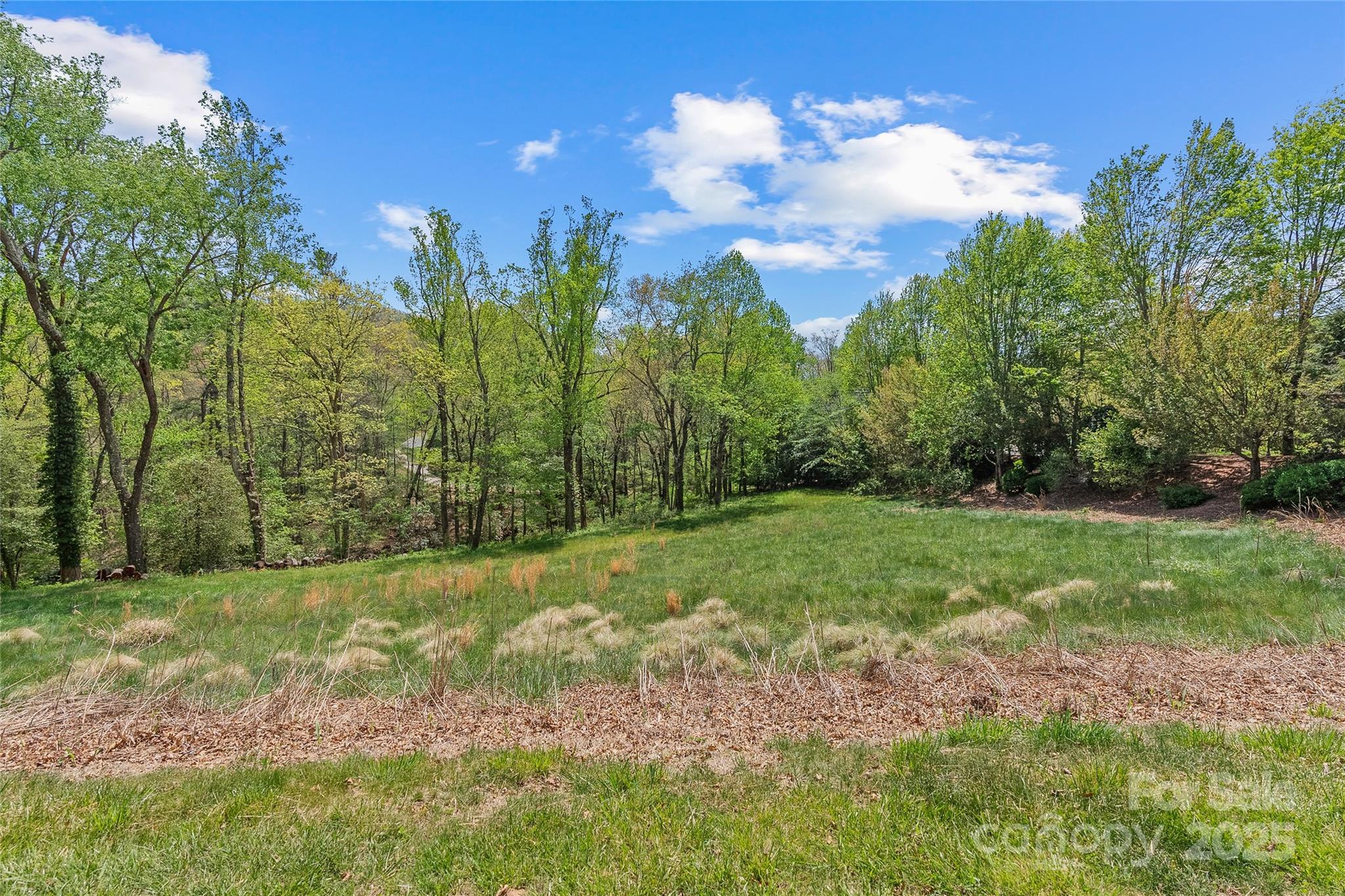 listing main picture