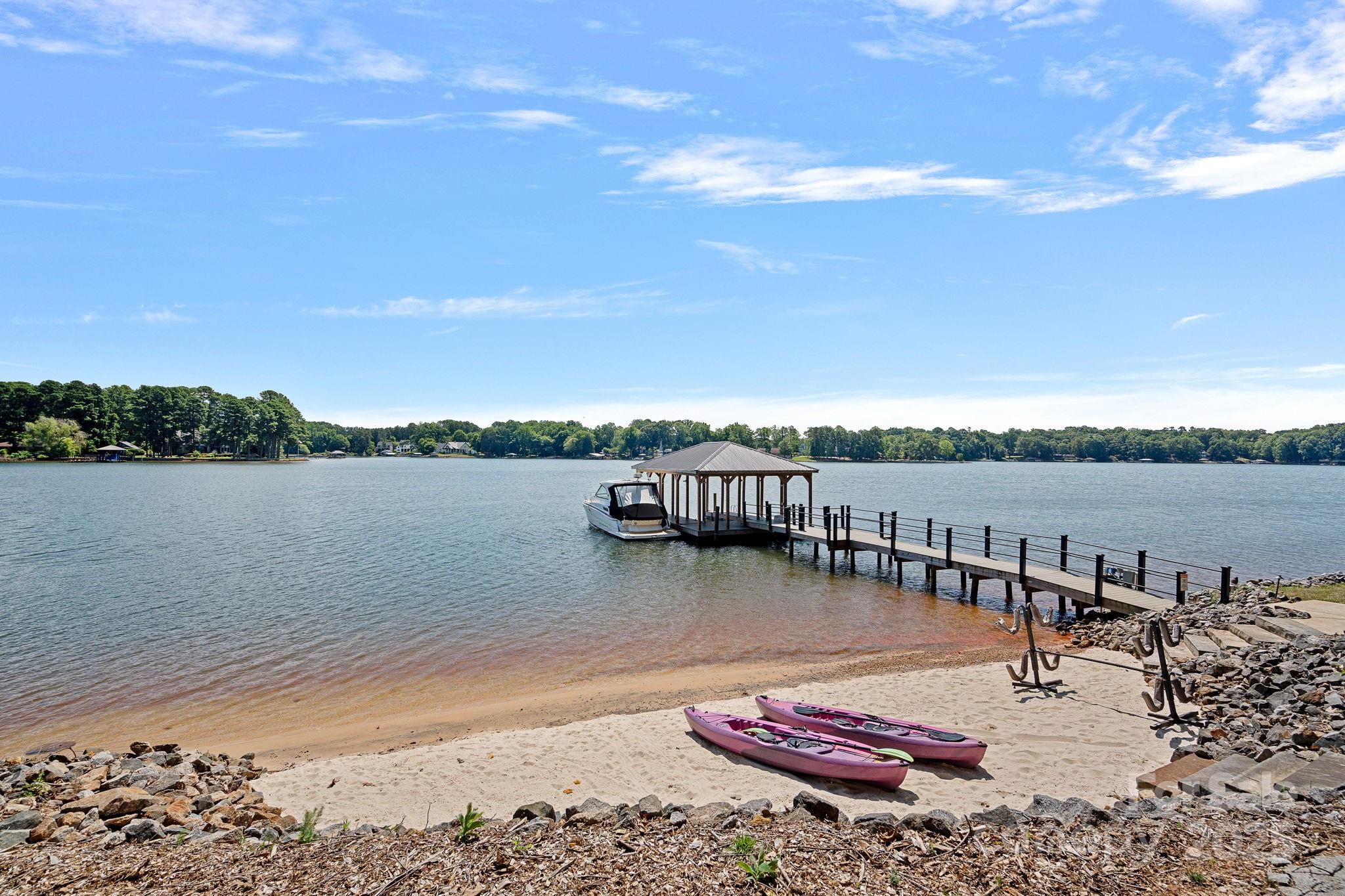 listing main picture