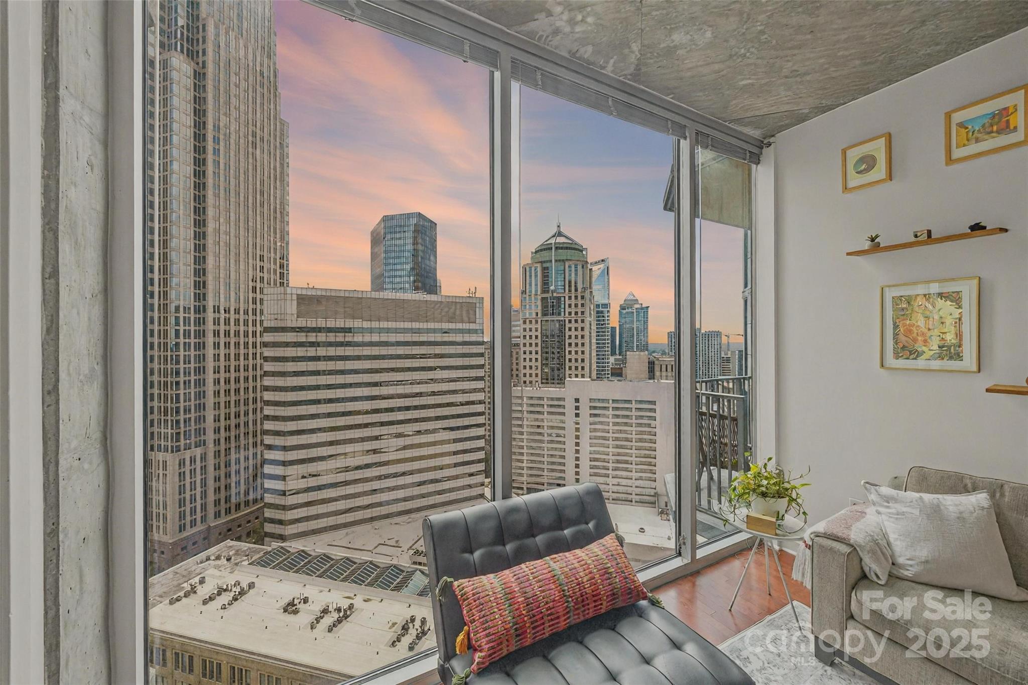 listing main picture