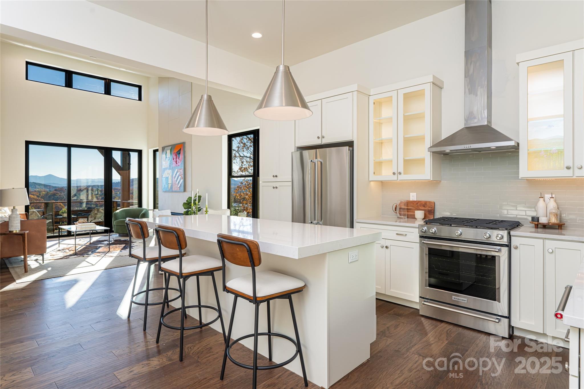 listing main picture