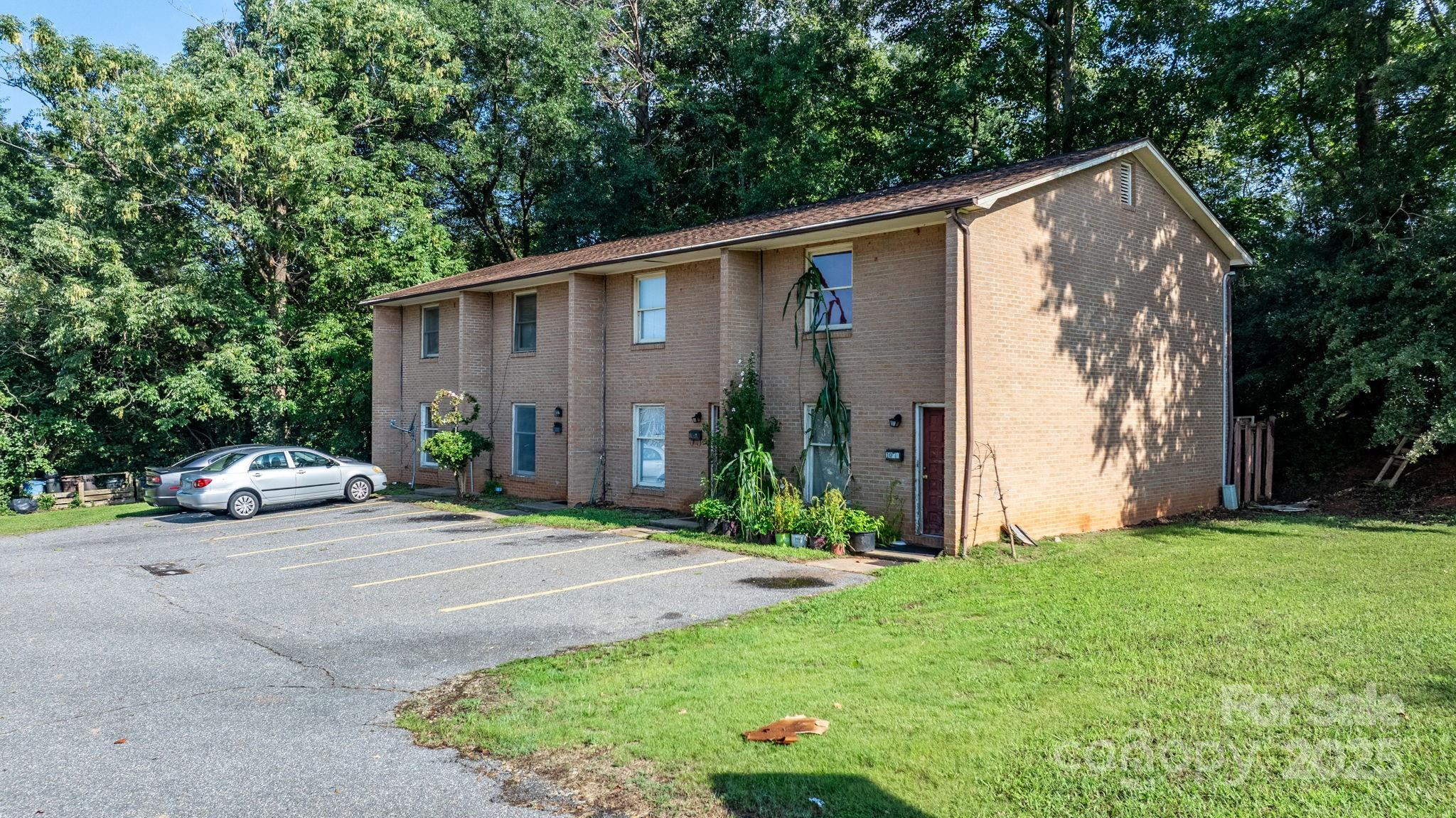 listing main picture