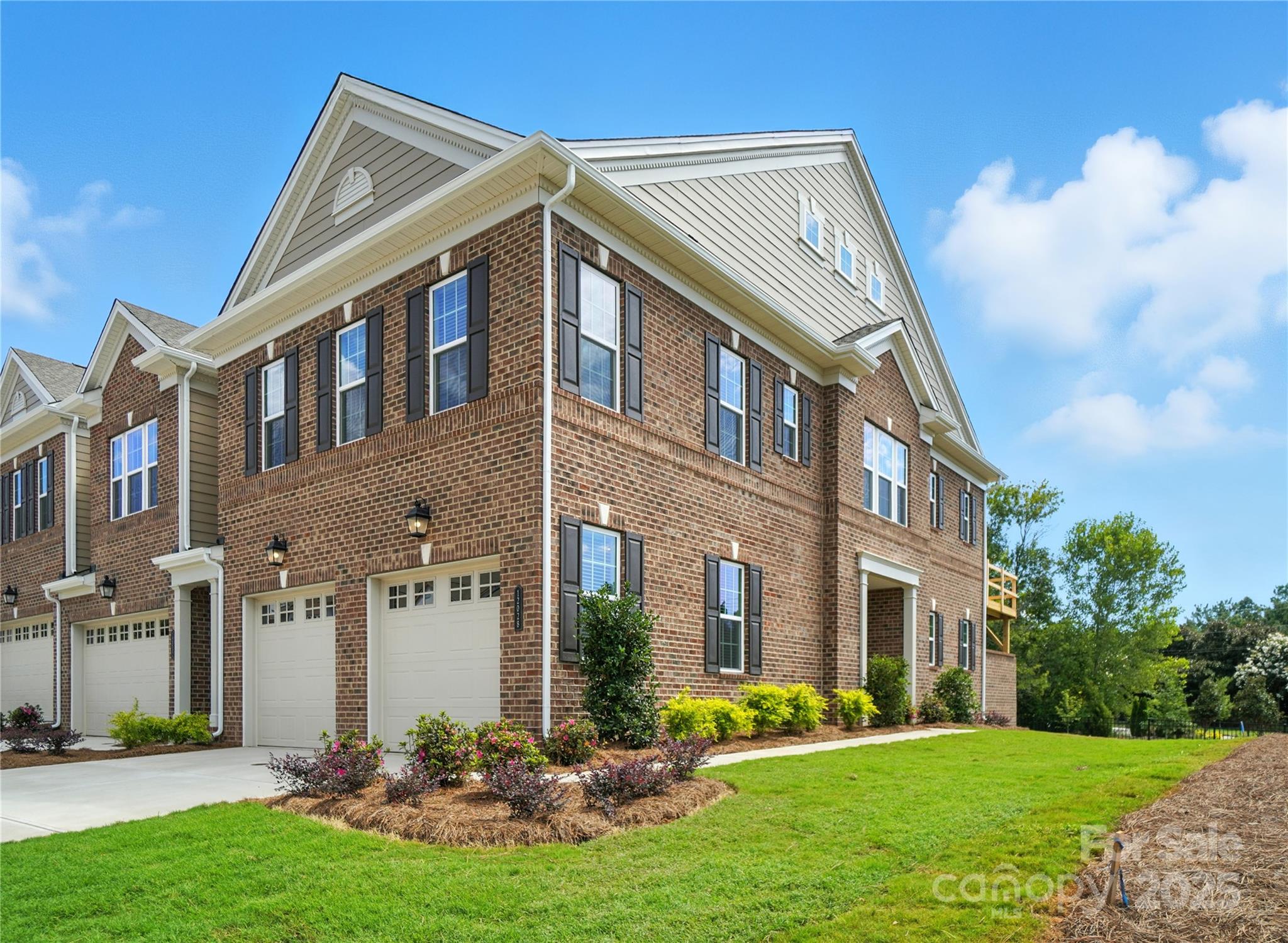 listing main picture