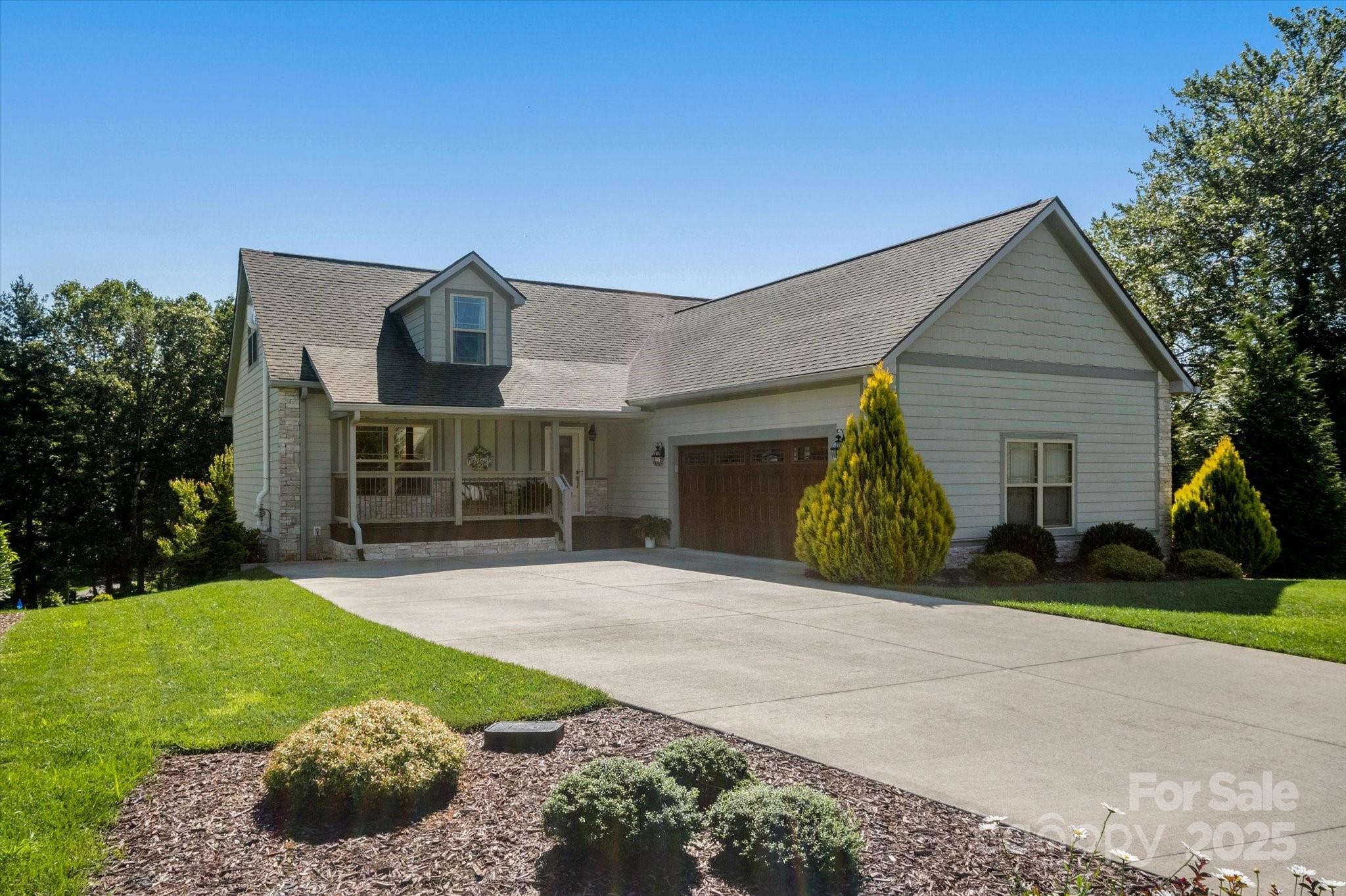 listing main picture