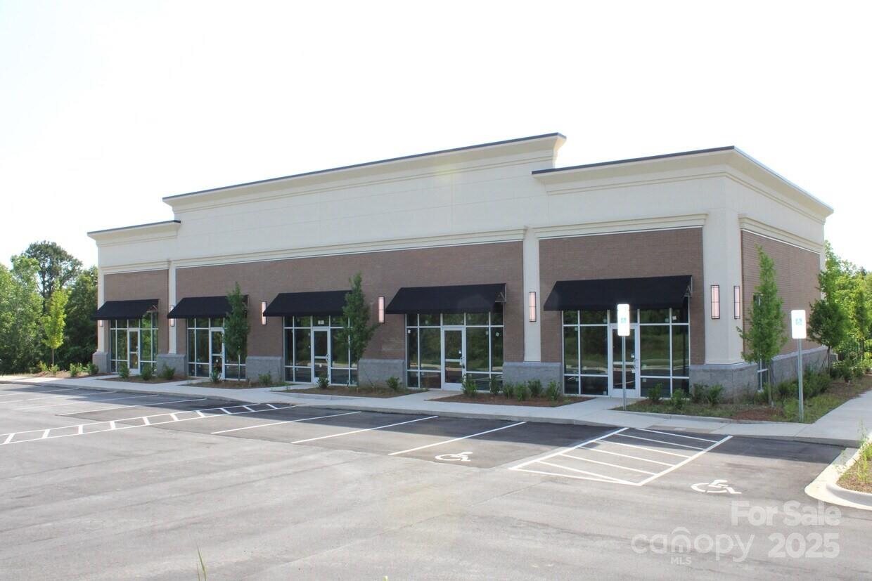 listing main picture