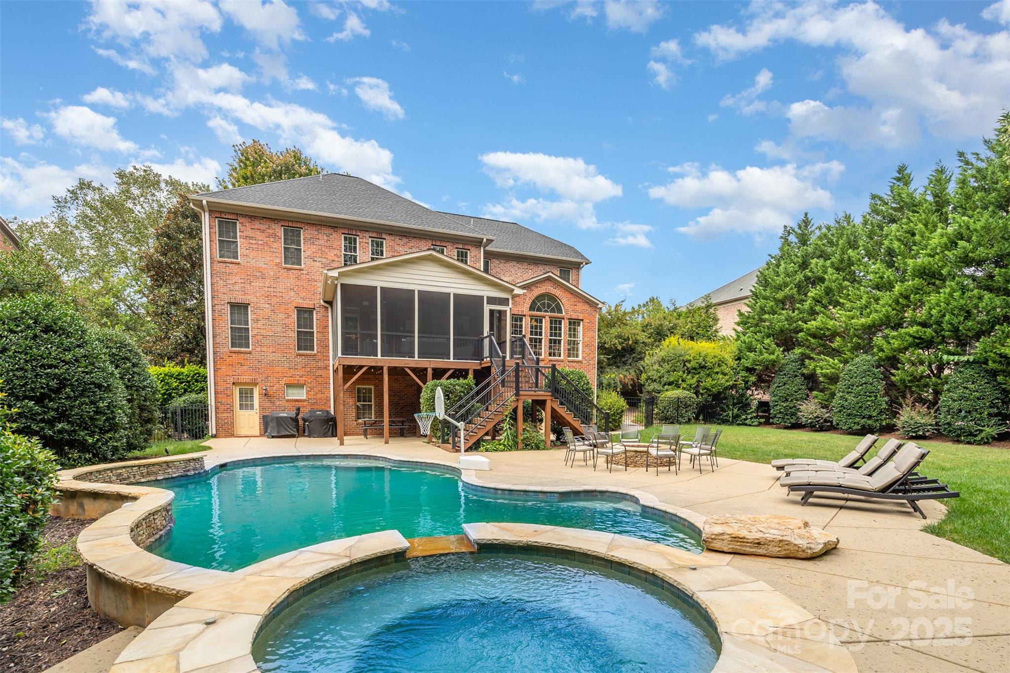 listing main picture