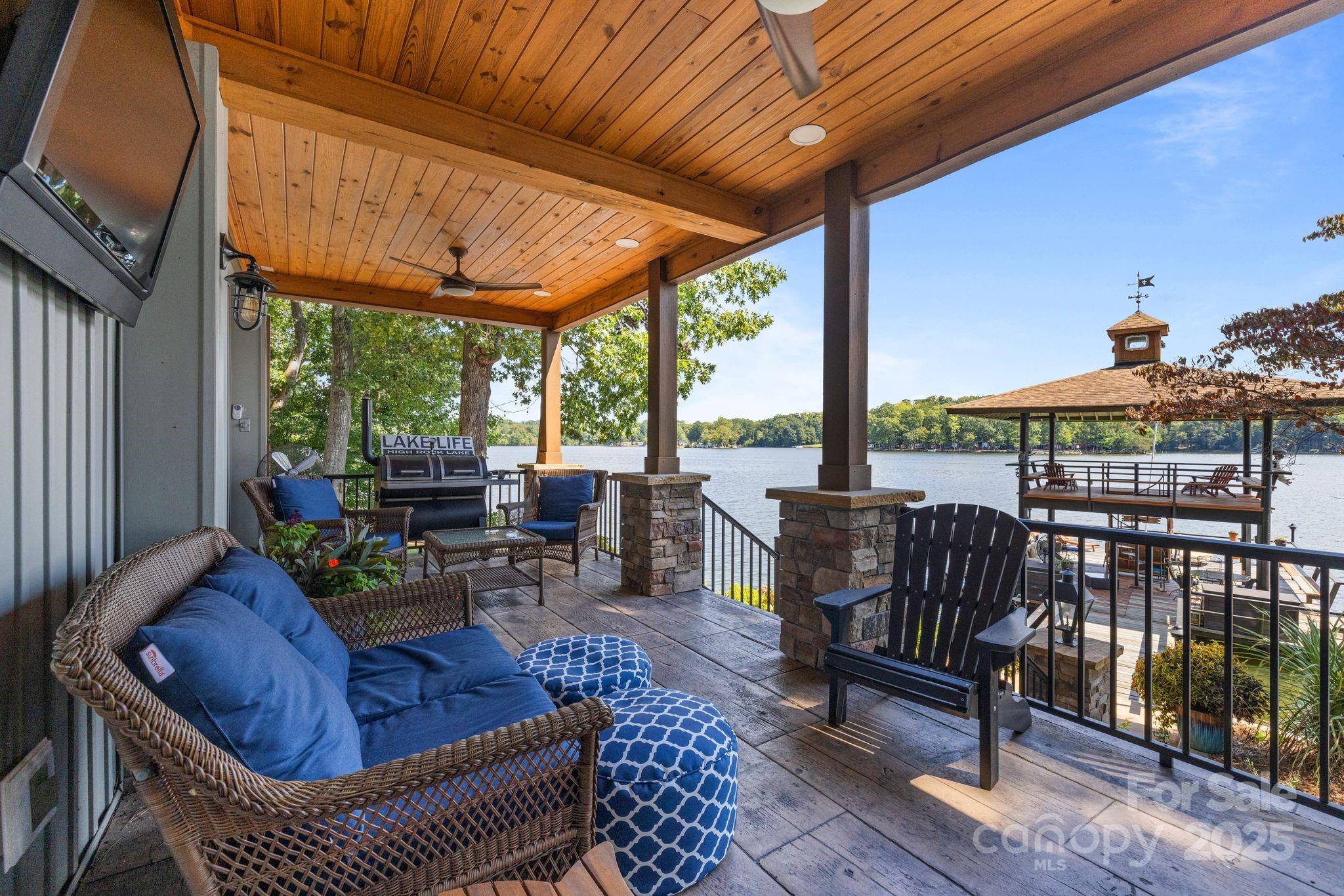 listing main picture