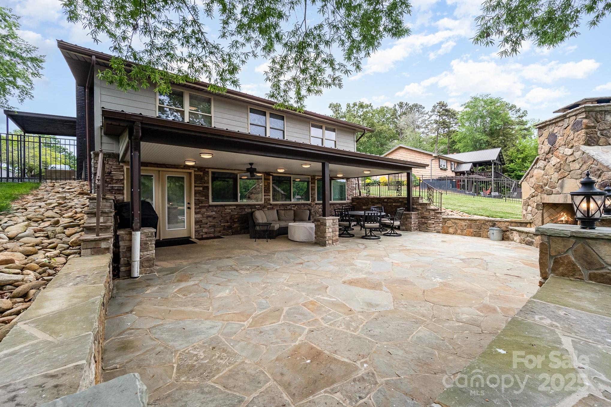 listing main picture