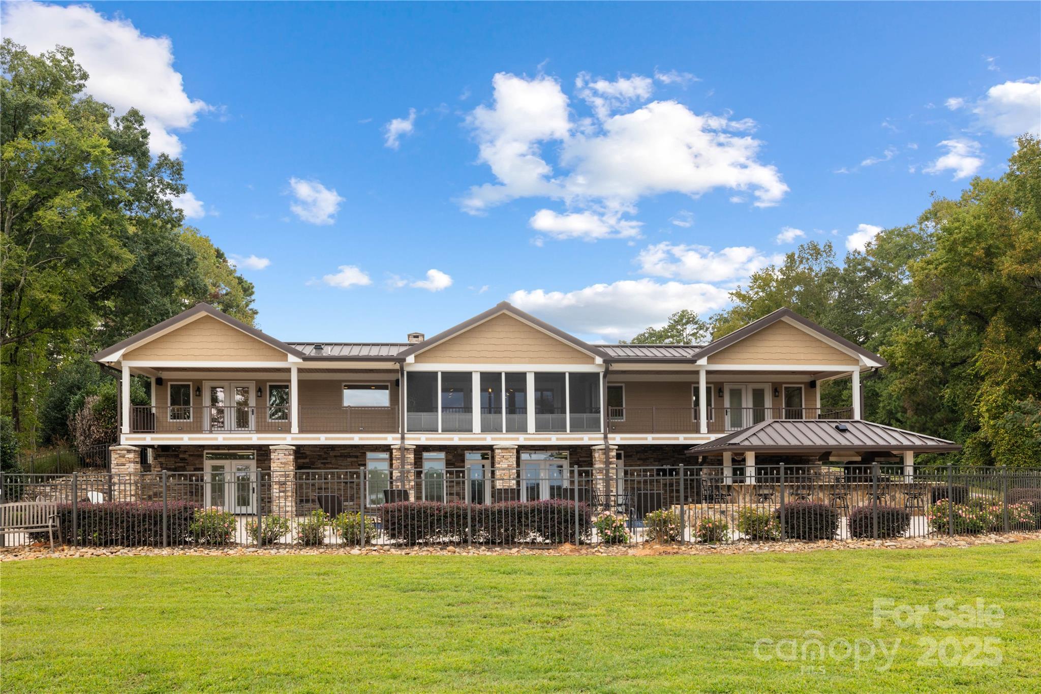 listing main picture