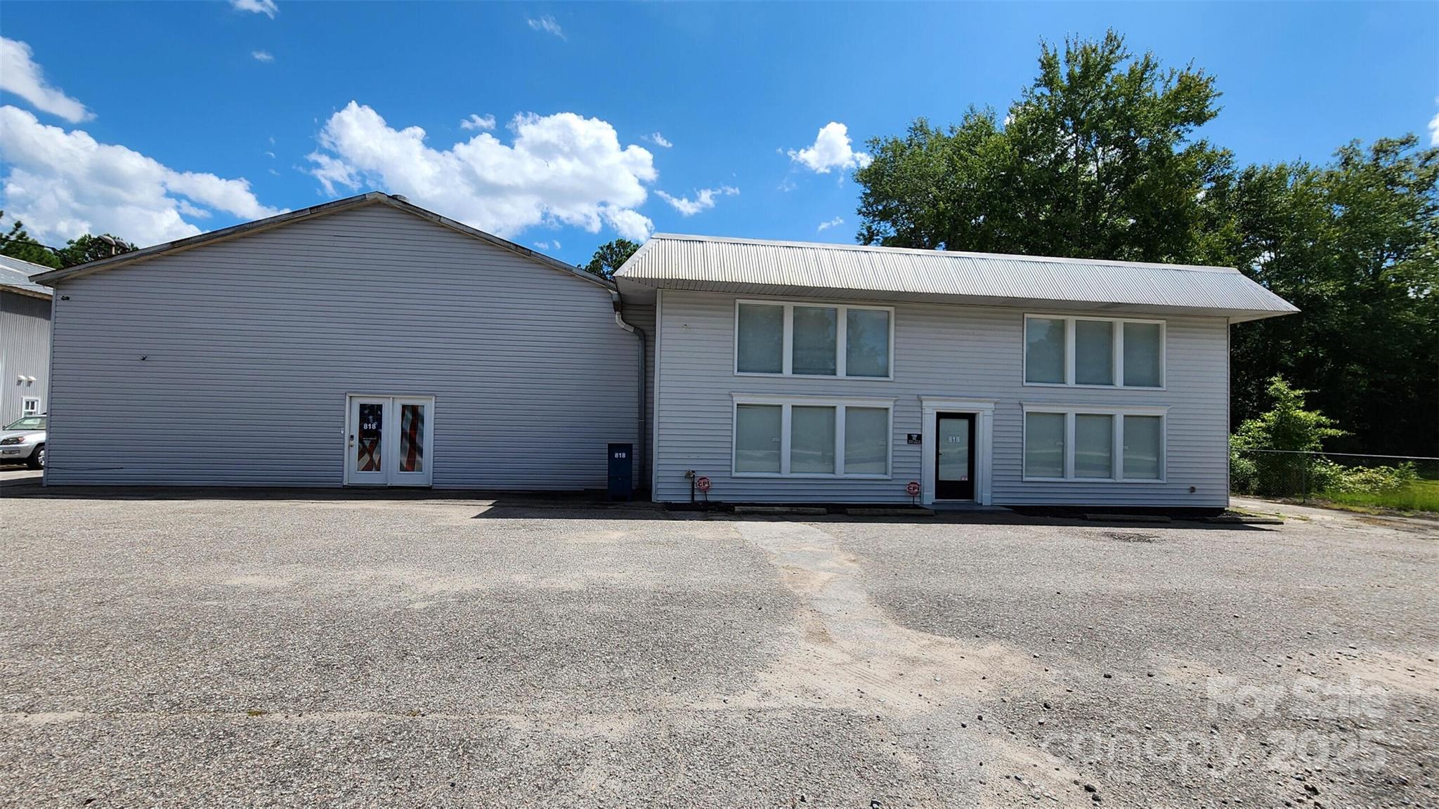 listing main picture