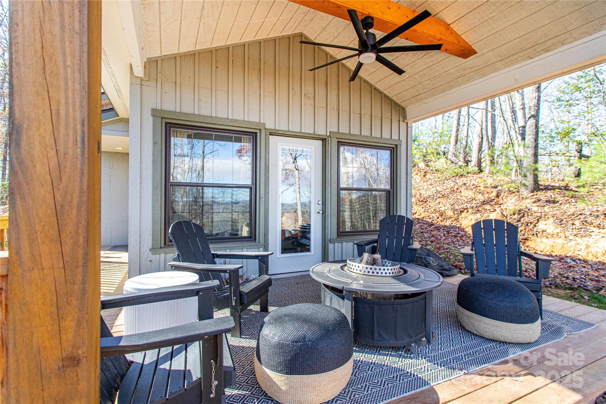 listing main picture