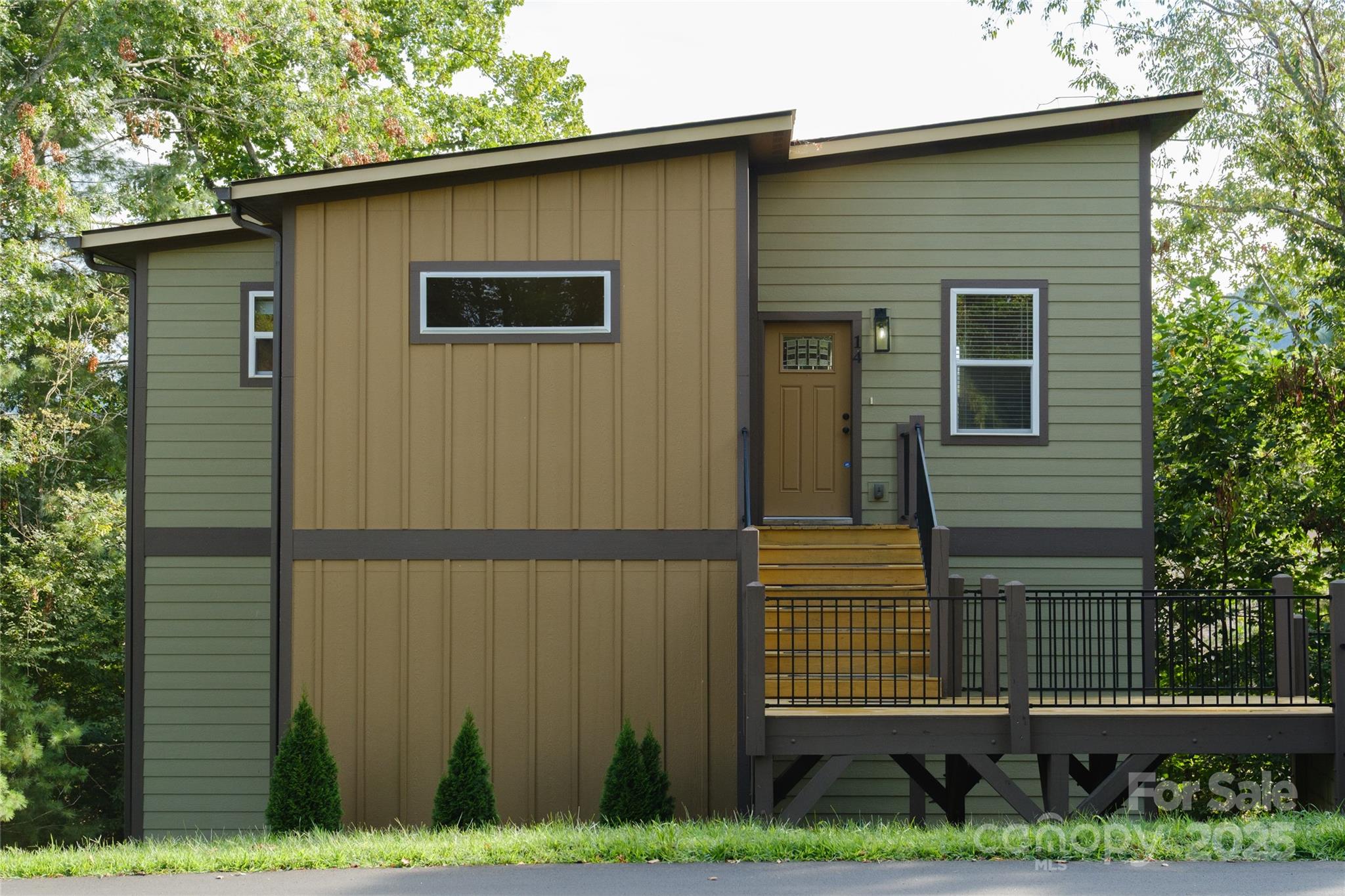 listing main picture