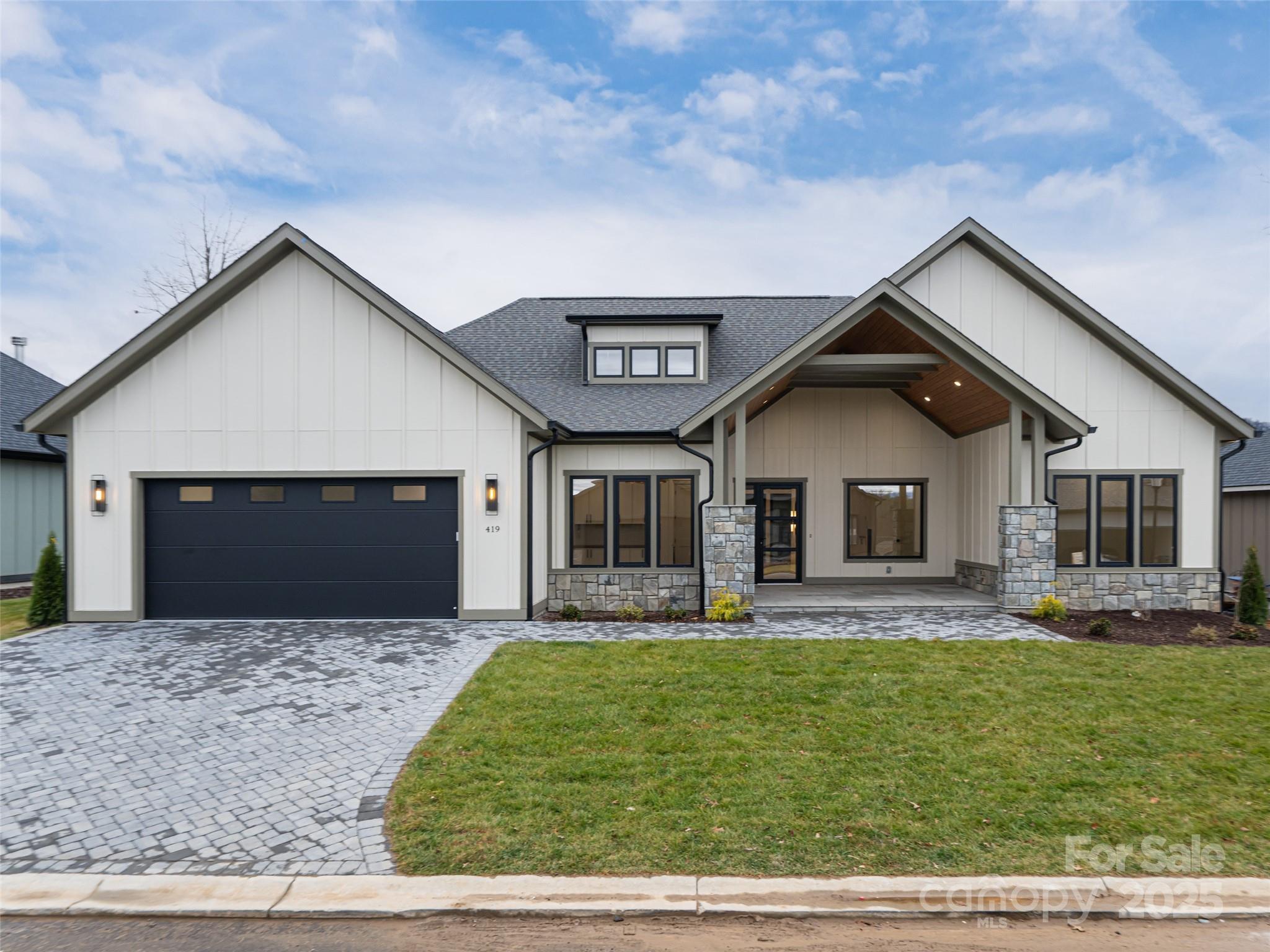 listing main picture