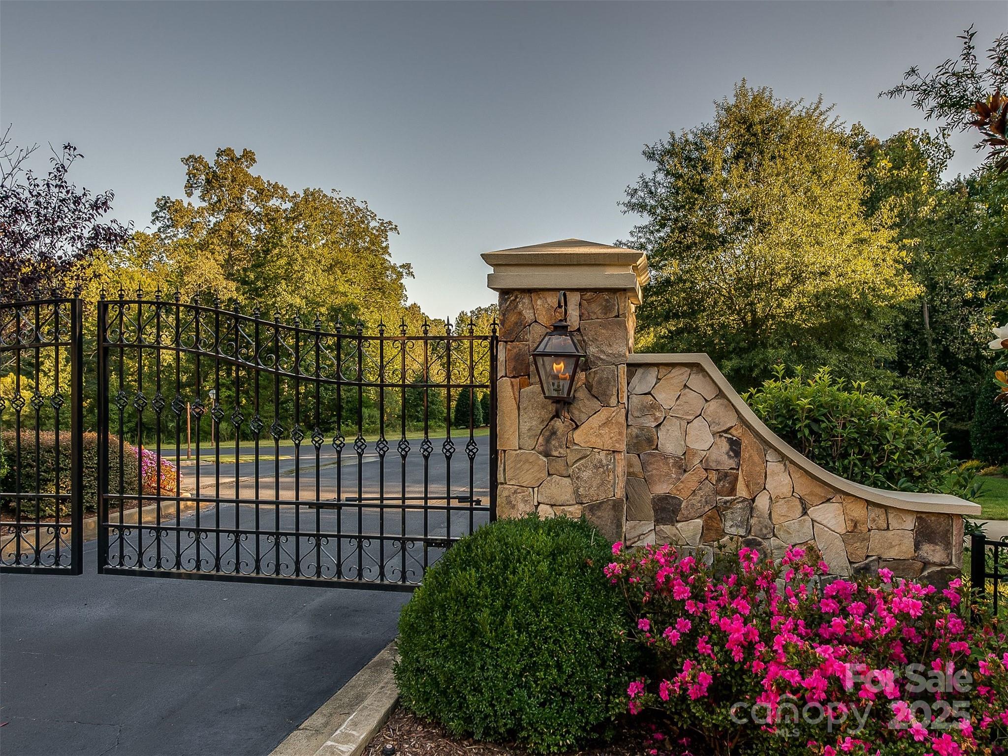 listing main picture