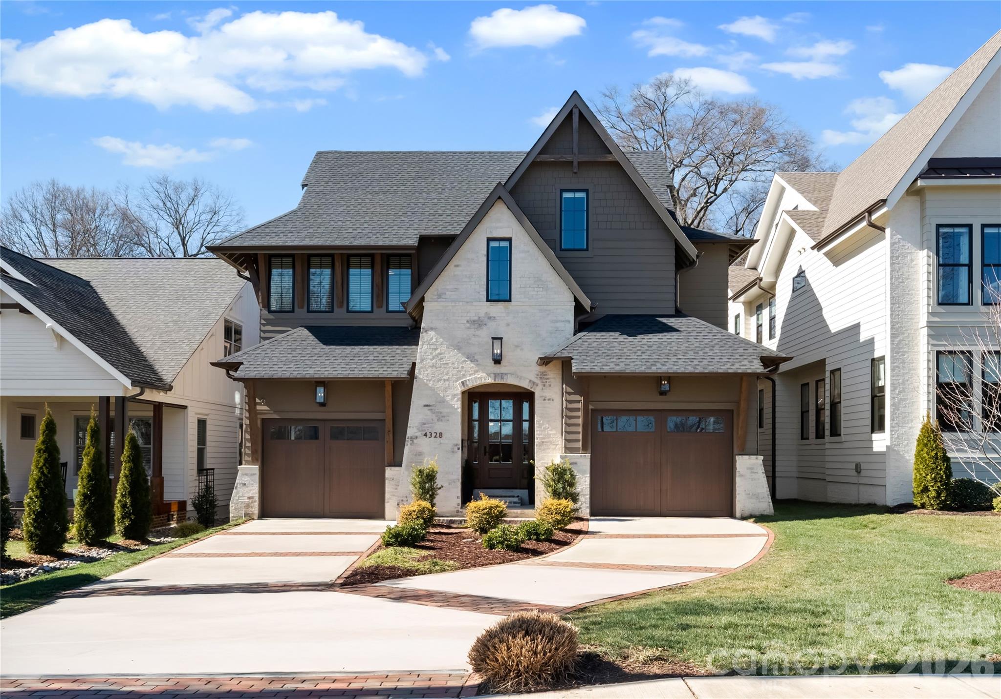 listing main picture