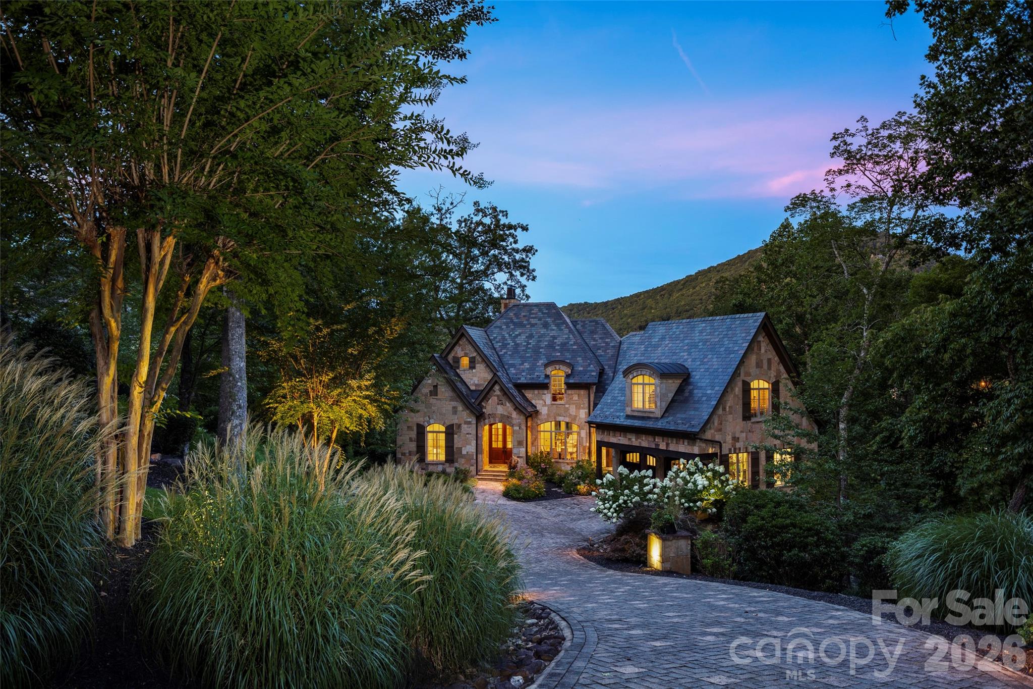 listing main picture