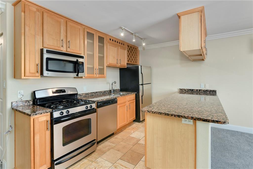 listing main picture
