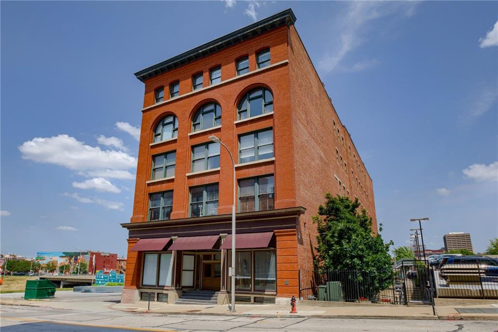 listing main picture