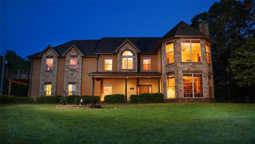 listing main picture