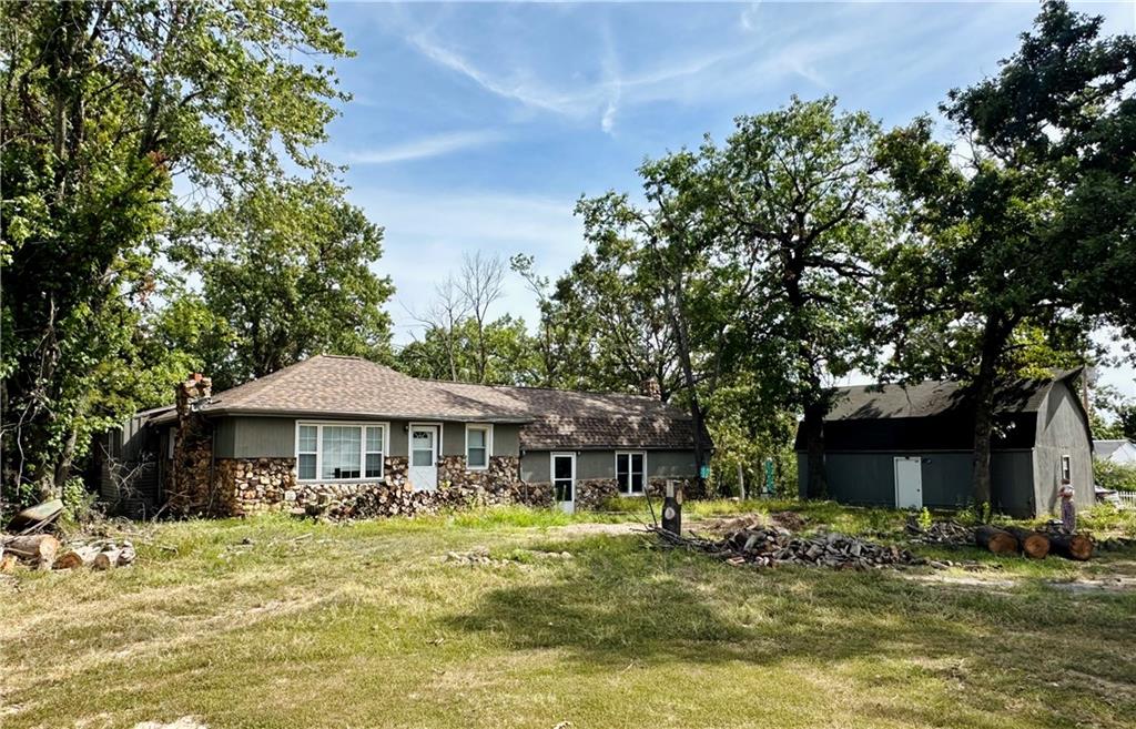 listing main picture