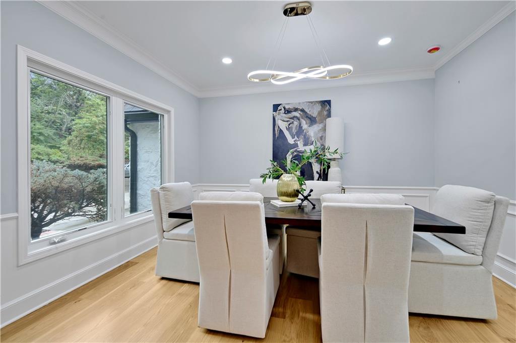 listing main picture