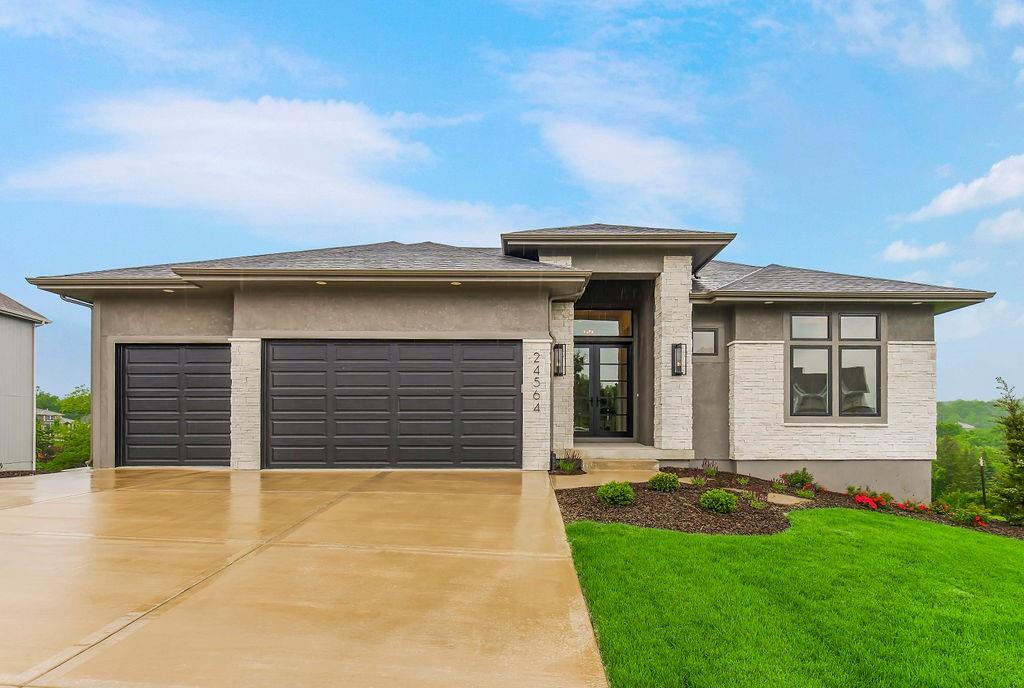 listing main picture