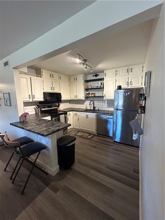 listing main picture