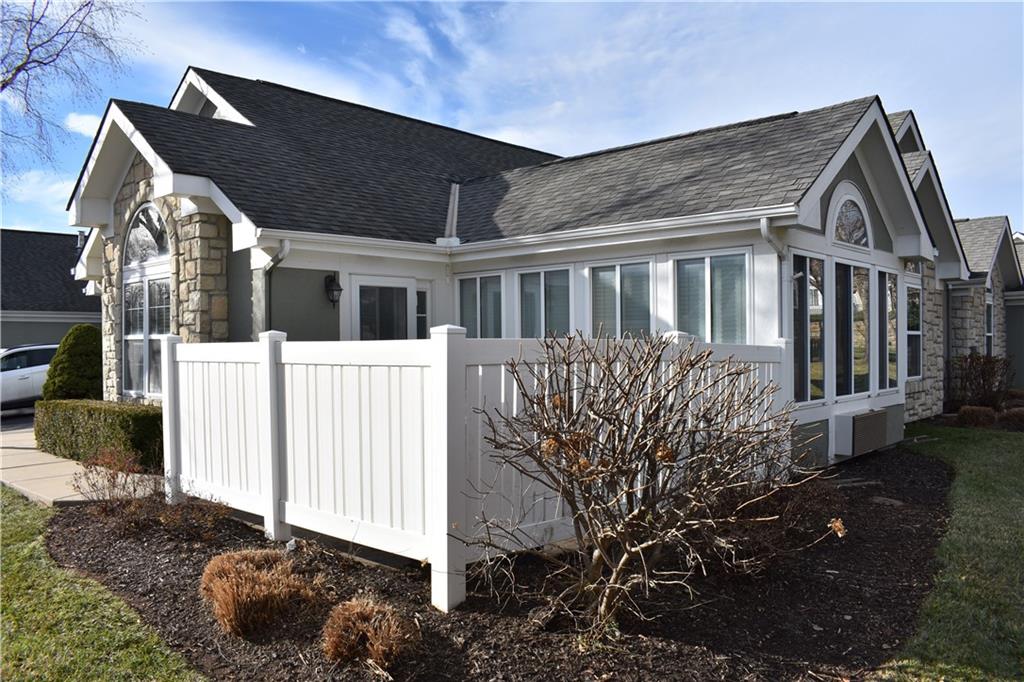 listing main picture