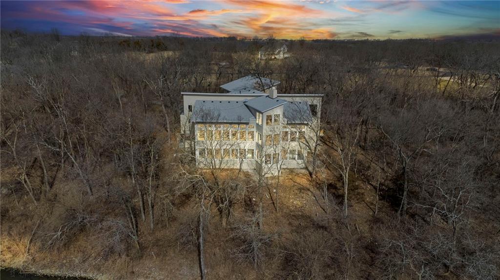 listing main picture