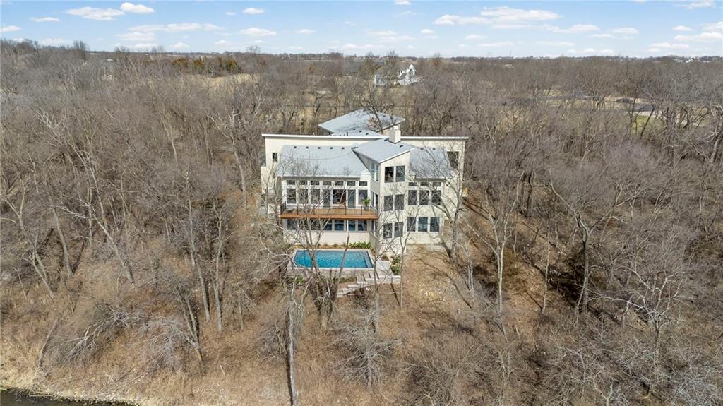 listing main picture