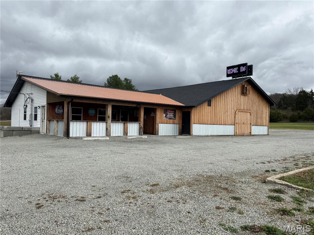 listing main picture