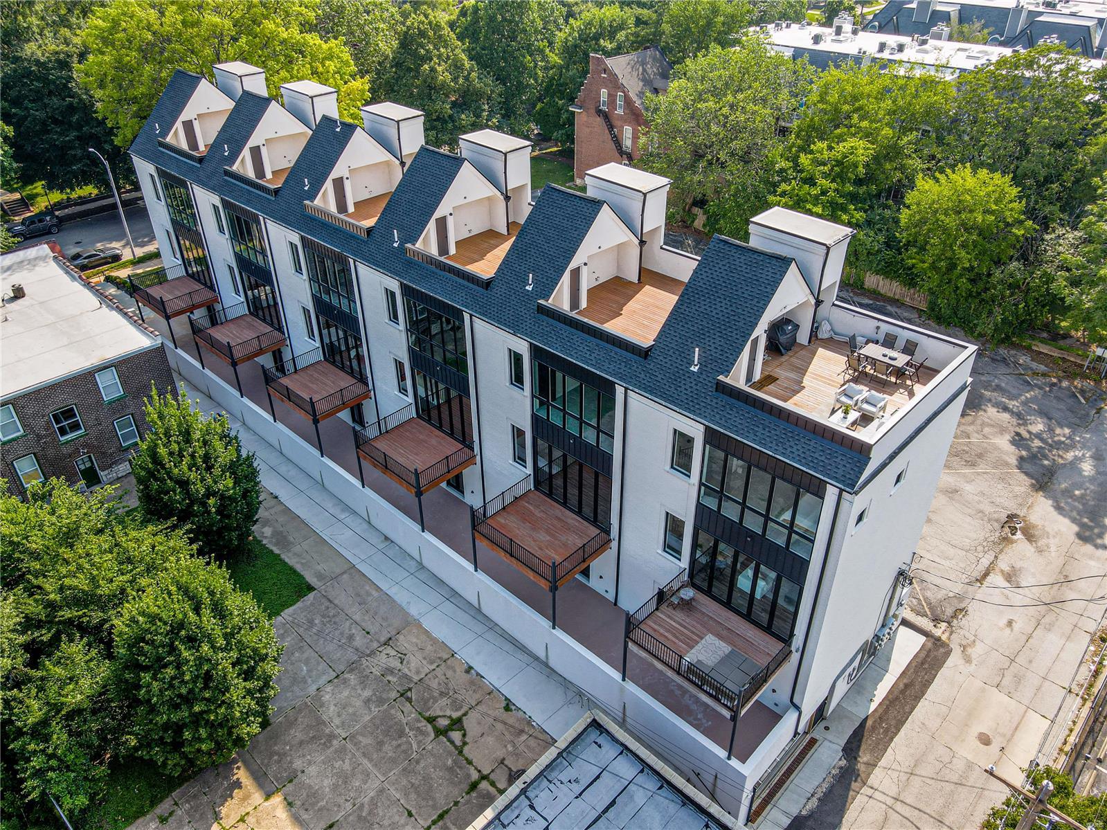 listing main picture