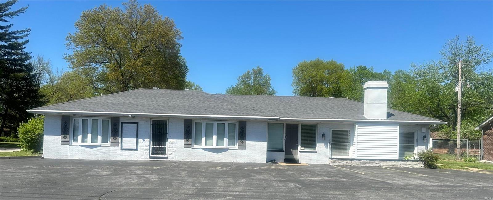listing main picture